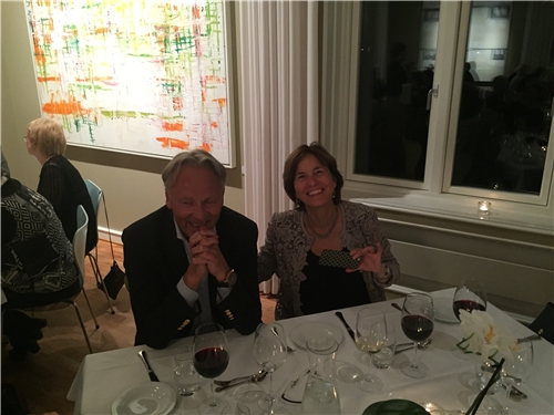 Eva og Ronald venter spent